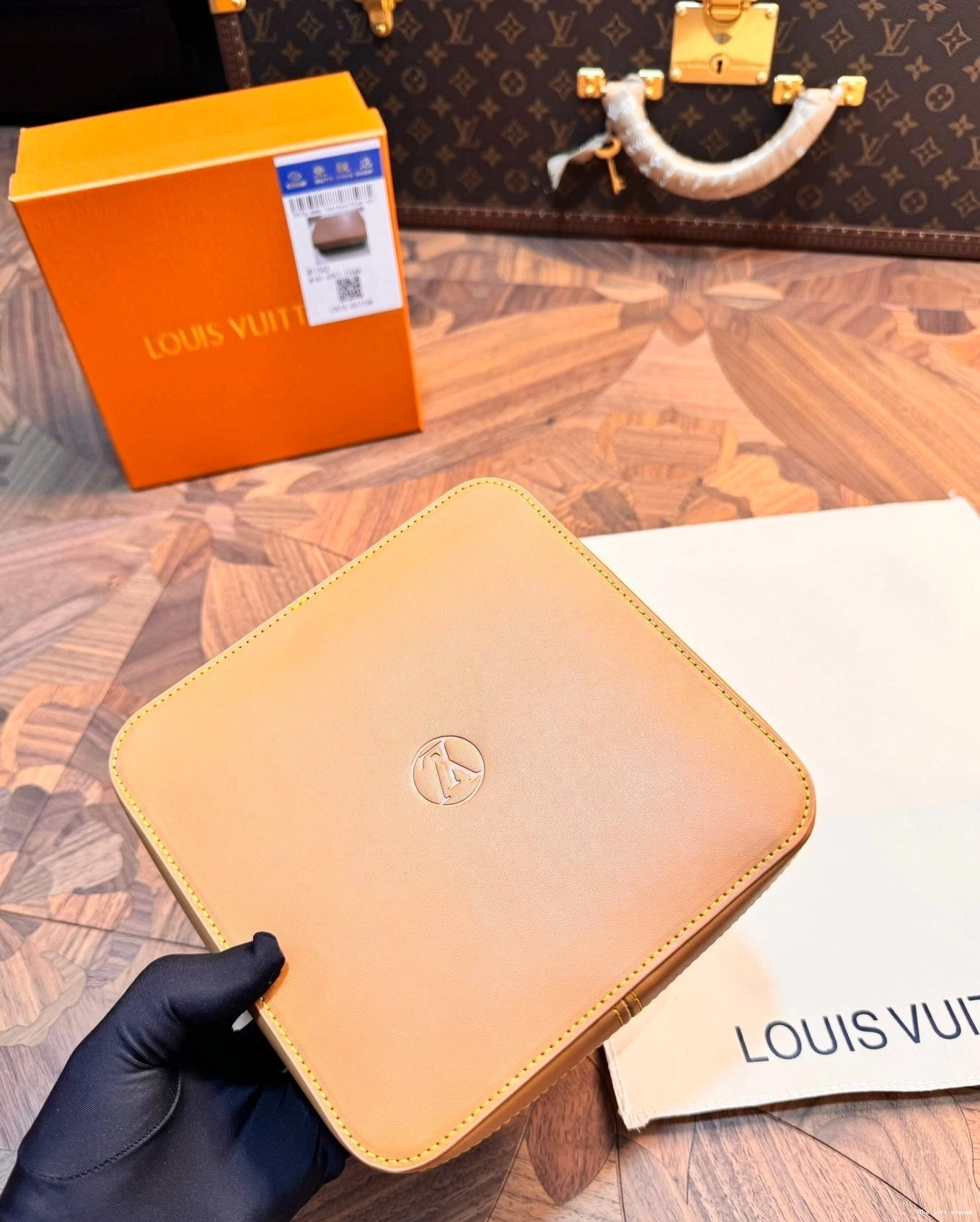 YELLOW LV JEWELRY SQUARE CUSTOM BOX 0729
